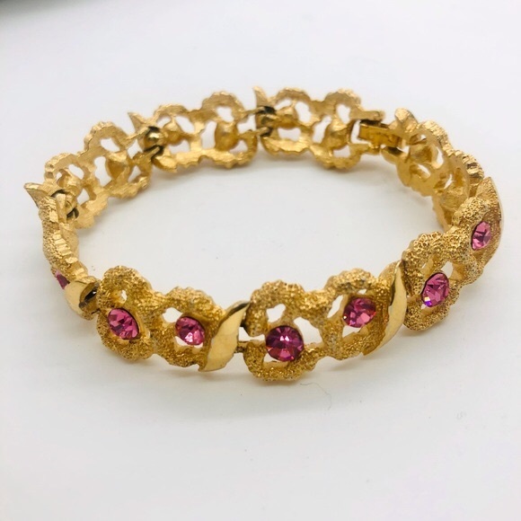 Vintage CROWN TRIFARI pink rhinestone Bracelet 💖 - Picture 10 of 17